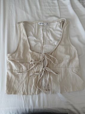 Sleeveless Beige Tie-Front Crop Top